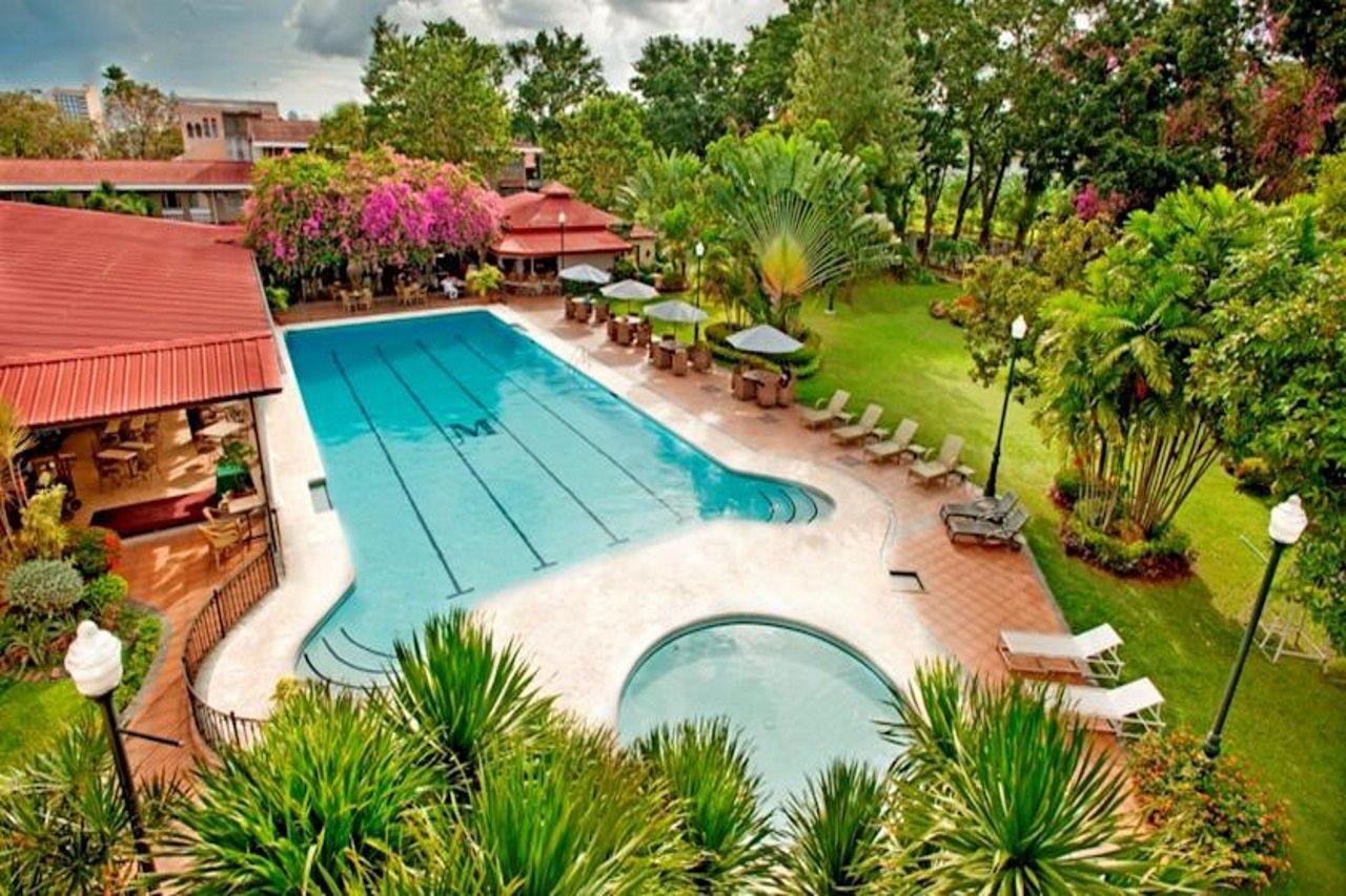 Montebello Villa Hotel Cebu Extérieur photo